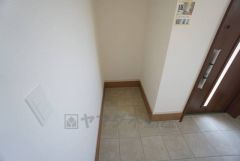 シューズインクロークも完備されており、玄関収納も問題ありません。家族全員の靴がきれいに整頓できます＾＾