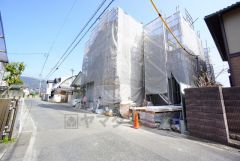 前面道路は公道西側約4.7ｍ。