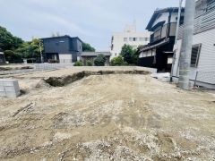 西鉄バス「篠栗上町・須賀神社前」停まで徒歩1分。スーパーまで徒歩9分。 コンビニまで徒歩13分。周辺環境充実。
