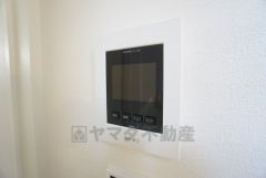 防犯性、セキュリティ対策に安心できるテレビモニター付きインターフォンです。セールスマン対策にもなり安心できます。