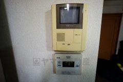 防犯性、セキュリティ対策に安心できるテレビモニター付きインターフォンです。セールスマン対策にもなり安心できます。