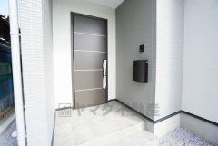 家の顔となる玄関扉がかっこいいと、たくさんの人を招き入れたくなりますね＾＾