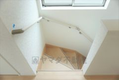 同仕様写真。階段は段数を通常より1段多く段差を低く設定し、 より安全な階段を追求しました。