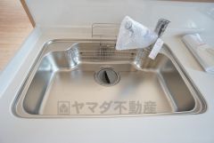 幅の広いステンレス製シンクで洗い物が楽々＾＾ステンレス製でお掃除も簡単です。