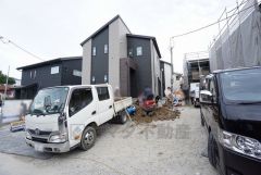 カースペースは2台付きです。 ご夫婦で1台ずつ所有できます。