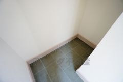 同仕様写真。シューズインクロークも完備されており、玄関収納も問題ありません。