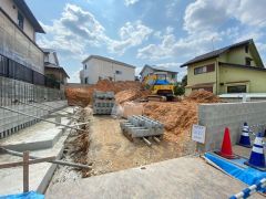 駐車スペースはゆとりある2台分を確保。マイカー用に、お客さま用に、余裕を持ってご利用いただけます。