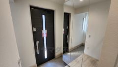 同仕様写真。たっぷり収納できるシューズボックスです。家族全員の靴がきれいに整頓できます。