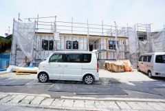 全棟南向き＾＾カースペース4台＾＾ 設備仕様も充実した新築戸建です。 快適でゆとりのある生活空間で新生活を始めましょう^^