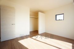 各部屋に収納が完備されているので、お荷物が多くなっても安心の設計です。
