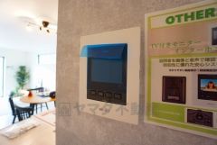 防犯性、セキュリティ対策に安心できるテレビモニター付きインターフォンです。セールスマン対策にもなり安心できます。