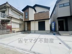 南向きで陽当たり良好。食器洗浄乾燥機、浴室暖房乾燥機、エコキュート、TVモニター付きインターフォン、温水洗浄便座標準装備＾＾