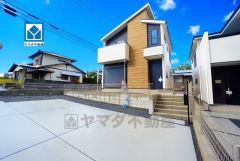 スーパー・コンビニまで徒歩5分圏内＾＾周辺環境充実。西鉄バス高雄中央公園徒歩1分＾＾