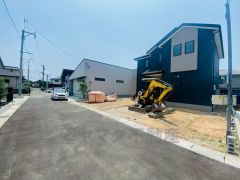 前面道路は東側に5ｍ。 スーパー・コンビニまで徒歩7分圏内＾＾ ＪＲ篠栗線「篠栗」駅まで徒歩4分のイコバス「久山」停で乗車16分＾＾