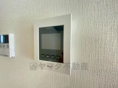 防犯性、セキュリティ対策に安心できるテレビモニター付きインターフォンです。セールスマン対策にもなり安心できます。
