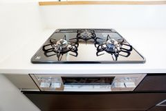 3口コンロなので、効率よく調理ができます。毎日のお料理が楽しくなりますね。