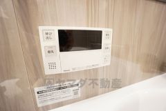 浴室給湯器リモコン。