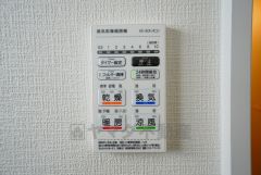 防犯性、セキュリティ対策に安心できるテレビモニター付きインターフォンです。セールスマン対策にもなり安心できます。