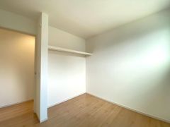 住む人のこだわりを活かすお部屋です＾＾日当たりがよく、寝室や子ども部屋など、用途に合わせてご利用の幅は無限大＾＾全居室に収納完備＾＾