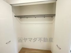 1階廊下クローゼット収納。