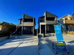 太宰府東小学校徒歩7分と通学しやすい環境です＾＾10年間の瑕疵保証が付いた安心の新築戸建。最新の設備で気持ちの良い新生活を送りませんか。