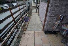 住人以外の車の進入も少なく、小さなお子様を持つご家庭にも安心です。お気軽にお問い合わせ下さい。