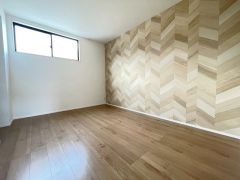 住む人のこだわりを活かす洋室＾＾日当たりがよく、寝室としての利用もおすすめ。広めのクローゼットもあり荷物もすっきり片付けれ、ゆとりのある暮らしが出来ます＾＾