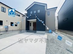 並列駐車2台。前面道路は6ｍと駐車がスムーズ＾＾西鉄バス「佐谷」停まで徒歩4分。コンビニまで徒歩12分。