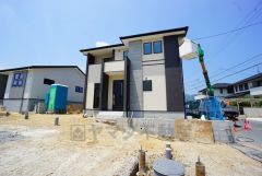 全棟南向き＾＾カースペース4台＾＾ 設備仕様も充実した新築戸建です。 快適でゆとりのある生活空間で新生活を始めましょう^^