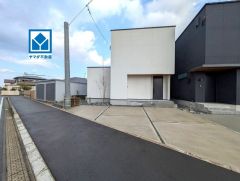 スーパー・コンビニ徒歩7分圏内イオン二日市店車で約6分（1.9ｋｍ）。
