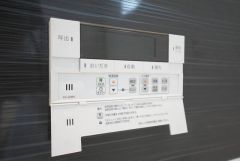 湯量・湯温の設定、そして保温までワンタッチのフルオートバス。便利な追い炊き機能付きです。