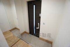 同仕様写真。たっぷり収納できるシューズボックスです。家族全員の靴がきれいに整頓できます。