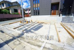 カースペース3台分。ご夫婦で1台ずつと友人や急な来客があっても安心です＾＾穂波東IC入口（八木山バイパス）まで車で約9分。遠出のお出かけに便利＾＾