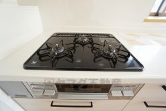 3口コンロなので、効率よくお料理が楽しめます。毎日のお料理も楽しくなりますね＾＾