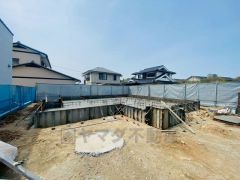 スーパー・コンビニまで徒歩7分圏内＾＾ ＪＲ篠栗線「篠栗」駅まで徒歩4分のイコバス「久山」停で乗車16分＾＾10年間の瑕疵保証が付いた安心の新築戸建。最新の設備で気持ちの良い新生活を送りませんか。