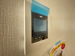 防犯性、セキュリティ対策に安心できるテレビモニター付きインターフォンです。セールスマン対策にもなり安心できます。