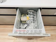 家事の時間が短縮できる食器洗浄乾燥機付。後片付けもラクラクです。