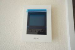 防犯性、セキュリティ対策に安心できるテレビモニター付きインターフォンです。セールスマン対策にもなり安心できます。