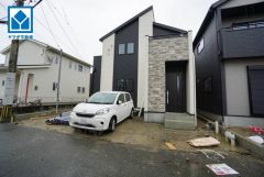 イオン福岡店まで車で約6分（1.9ｋｍ）ショッピングや映画鑑賞などを楽しめます＾＾コンビニ・スーパー・ドラッグストアまで徒歩10分圏内。周辺環境充実＾＾