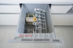 家事の時間が短縮できる食器洗浄乾燥機付。後片付けもラクラクです。