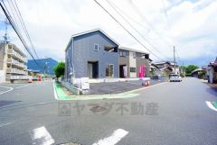 角地で陽当たり風通し良好です＾＾