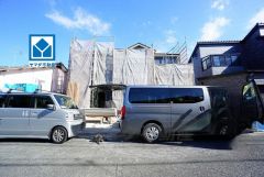 西鉄バス「潤野橋」停徒歩7分。並列駐車4台。スーパーまで徒歩7分＾＾