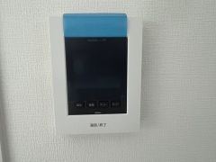 防犯性、セキュリティ対策に安心できるテレビモニター付きインターフォンです。セールスマン対策にもなり安心できます。