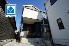 ららぽーと福岡まで車で約20分（6.4ｋｍ）西鉄バス「下長尾」停徒歩3分。スーパー・コンビニ徒歩5分圏内＾＾