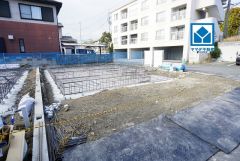 イオン福岡店まで車で約6分（1.9ｋｍ）ショッピングや映画鑑賞などを楽しめます＾＾コンビニ・スーパー・ドラッグストアまで徒歩10分圏内。周辺環境充実＾＾