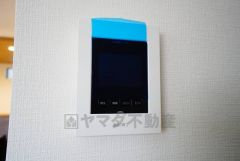 防犯性、セキュリティ対策に安心できるテレビモニター付きインターフォンです。セールスマン対策にもなり安心できます。