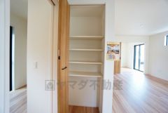 パントリー収納。