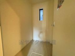 ファミリークローク。季節の衣装や趣味の道具などの収納スペースとして活用出来ます。