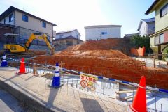 駐車スペースはゆとりある2台分を確保。マイカー用に、お客さま用に、余裕を持ってご利用いただけます。