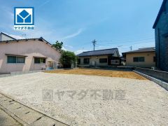 西鉄バス「潤野橋」停徒歩7分。並列駐車4台。スーパーまで徒歩7分＾＾